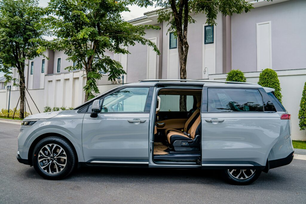 8 Seater vehicle for group UK airport transfers